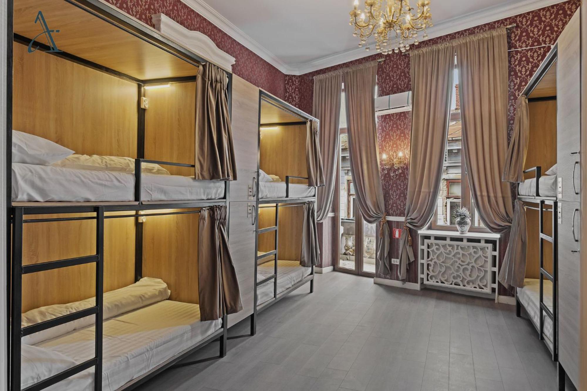Ramana Garden Hostel - Self-Service Accommodation Βουκουρέστι Εξωτερικό φωτογραφία