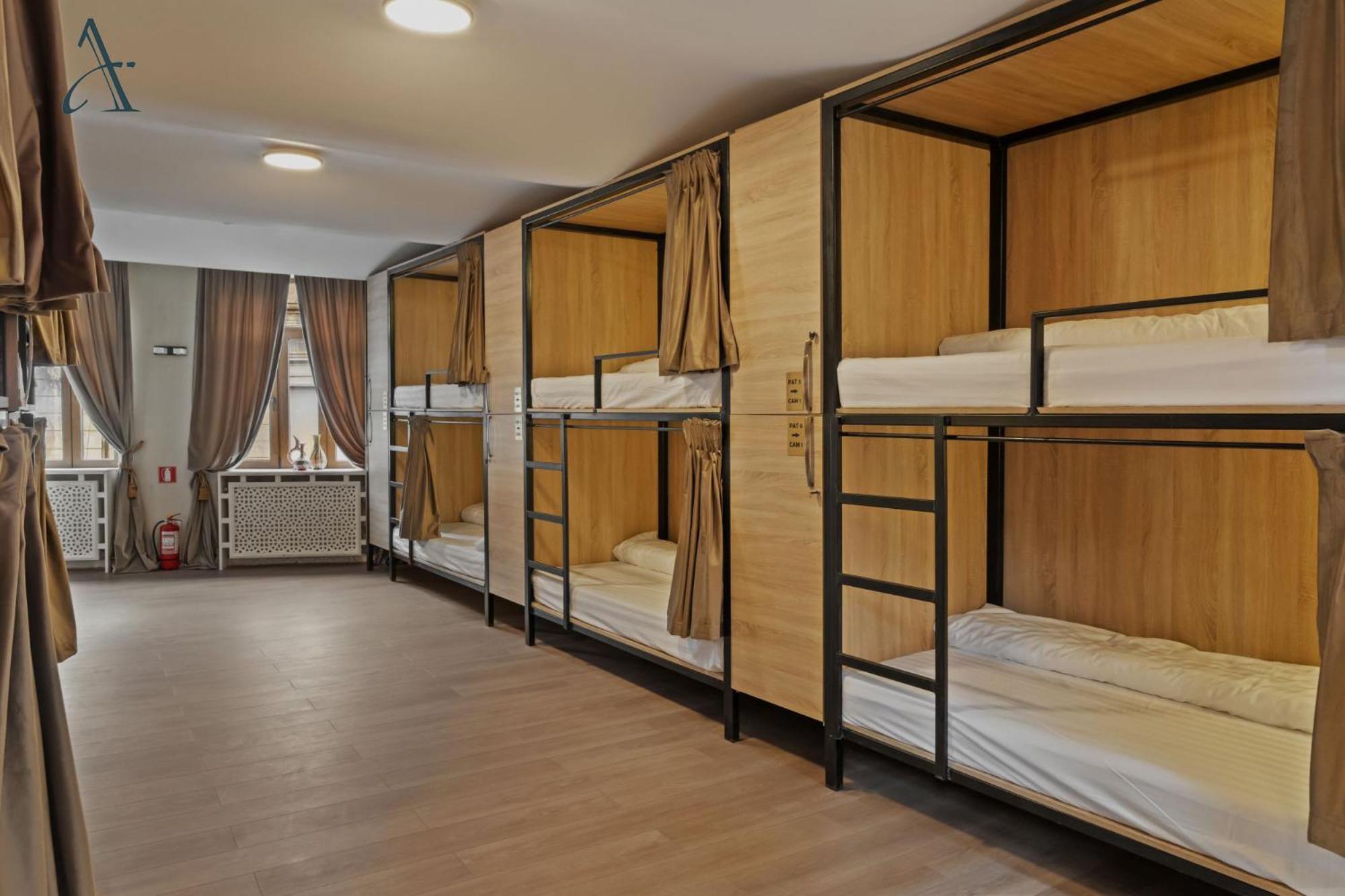 Ramana Garden Hostel - Self-Service Accommodation Βουκουρέστι Εξωτερικό φωτογραφία